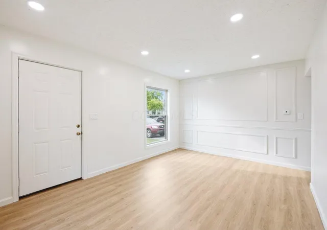 Photo 3 of Single family home for sale at 2582 Atwood Ter, Columbus, OH 43211 | MLS# 226033337 | Listing updated on 2026-09-27