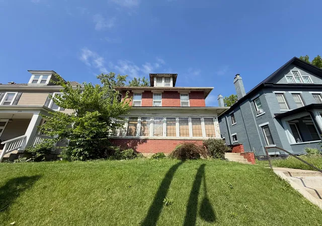 Photo 1 of Single family home for sale at 389 Fairwood Ave, Columbus, OH 43205 | MLS# 226033724 | Listing updated on 2026-09-08