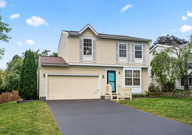 Photo 2 of Single family home for sale at 3325 Paradise Ave, Hilliard, OH 43026 | MLS# 226033334 | Listing updated on 2026-09-02