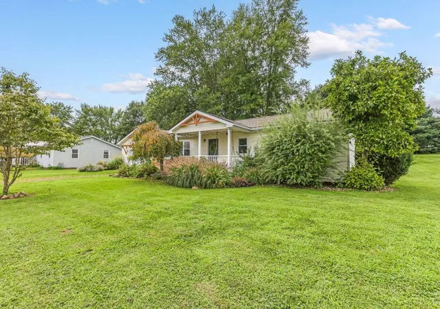 Single family home for sale at 89 Beard St, Frazeysburg, OH 43822 | MLS# 226033375