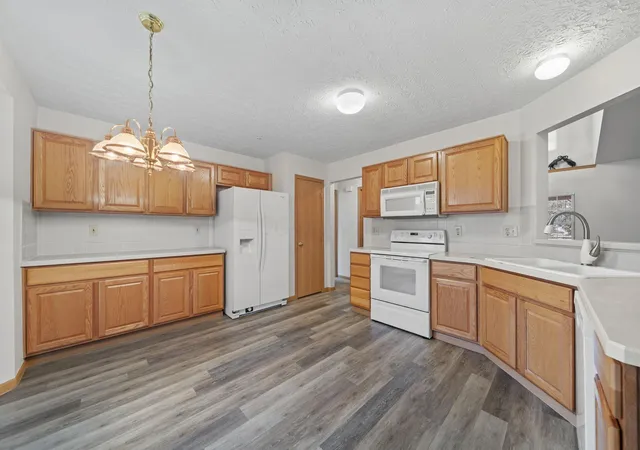 Photo 4 of Single family home for sale at 7490 Bunker Ridge Ct, Blacklick, OH 43004 | MLS# 226036226 | Listing updated on 2026-10-05