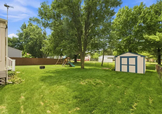 Photo 4 of Single family home for sale at 1129 Fletcher Dr, Reynoldsburg, OH 43068 | MLS# 226033442 | Listing updated on 2026-09-23