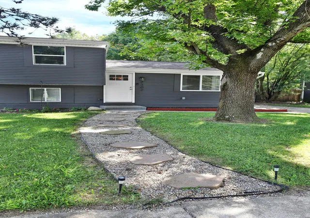Photo 2 of Single family home for sale at 2302 Tempest Dr, Columbus, OH 43232 | MLS# 226033354 | Listing updated on 2026-09-14