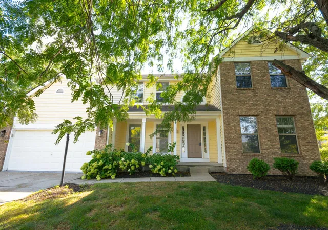 Photo 1 of Single family home for sale at 4581 Huntwicke Dr, Hilliard, OH 43026 | MLS# 226033361 | Listing updated on 2026-10-04