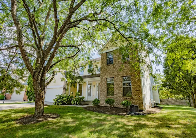 Photo 2 of Single family home for sale at 4581 Huntwicke Dr, Hilliard, OH 43026 | MLS# 226033361 | Listing updated on 2026-10-04