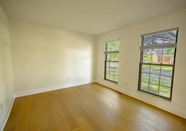 Photo 4 of Single family home for sale at 4581 Huntwicke Dr, Hilliard, OH 43026 | MLS# 226033361 | Listing updated on 2026-10-04