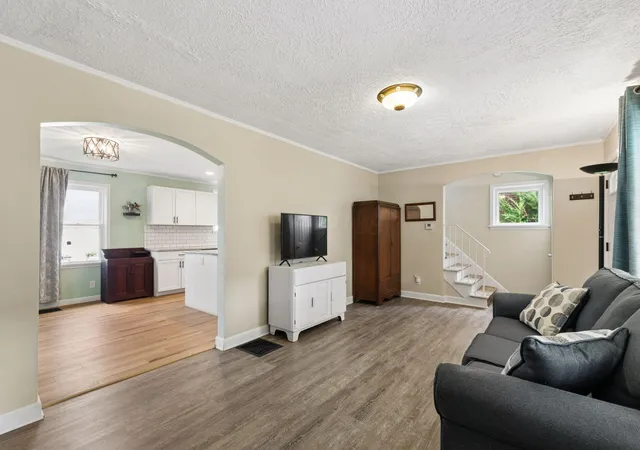 Photo 4 of Single family home for sale at 1099 Geers Ave, Columbus, OH 43206 | MLS# 226033736 | Listing updated on 2026-09-14