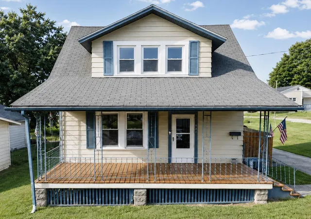 Photo 1 of Single family home for sale at 821 Caldwell St, Zanesville, OH 43701 | MLS# 226033393 | Listing updated on 2026-09-02
