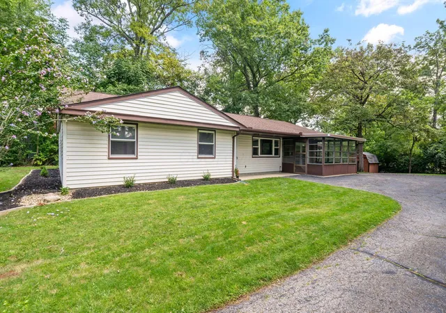 Photo 2 of Single family home for sale at 2255 Cherokee Dr, London, OH 43140 | MLS# 226033384 | Listing updated on 2026-09-17