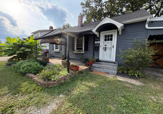 Photo 1 of Single family home for sale at 163 N Pershing Dr, Lancaster, OH 43130 | MLS# 226033446 | Listing updated on 2026-09-10