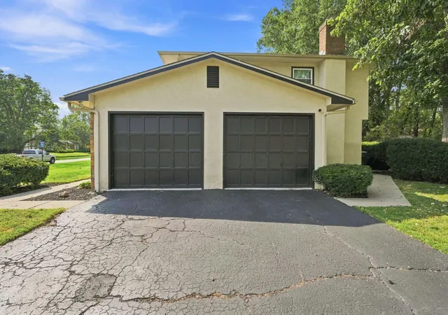 Photo 2 of Single family home for sale at 6376 Peach Tree Rd, Columbus, OH 43213 | MLS# 226033391 | Listing updated on 2026-09-14