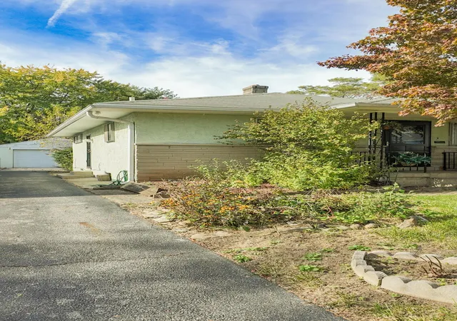 Photo 2 of Single family home for sale at 1199 Miller Ave, Columbus, OH 43206 | MLS# 226033418 | Listing updated on 2026-10-29