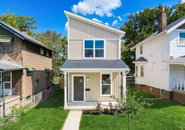 Photo 1 of Single family home for sale at 858 E Starr Ave, Columbus, OH 43201 | MLS# 226033575 | Listing updated on 2026-09-14