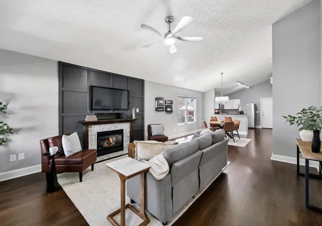 Listing Photo 1 - Condo for sale in building located at 1489 Sarin St, Columbus, OH 43240