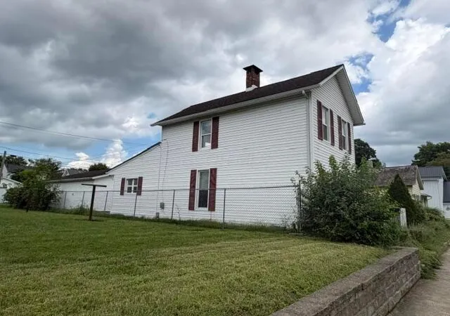 Photo 2 of Single family home for sale at 186 Moull St, Newark, OH 43055 | MLS# 226034155 | Listing updated on 2026-09-08