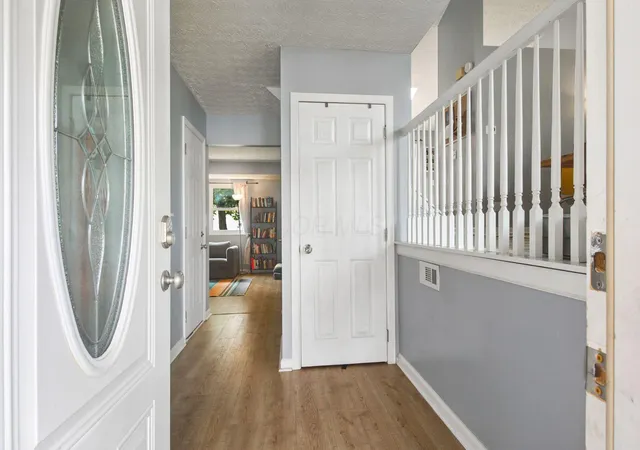 Photo 3 of Single family home for sale at 3075 Sun Valley Dr, Pickerington, OH 43147 | MLS# 226033573 | Listing updated on 2026-09-15