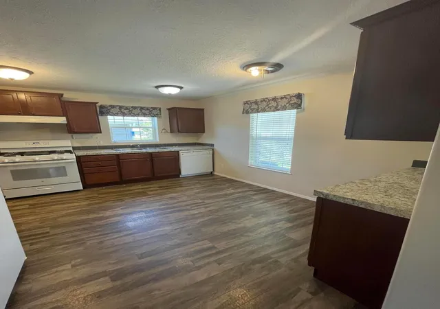 Photo 3 of Single family home for sale at 29 Scioto St, Ashville, OH 43103 | MLS# 226033427 | Listing updated on 2026-10-20