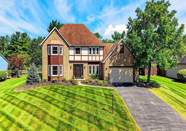 Photo 3 of Single family home for sale at 8538 Chateau Dr, Pickerington, OH 43147 | MLS# 226033507 | Listing updated on 2026-09-21