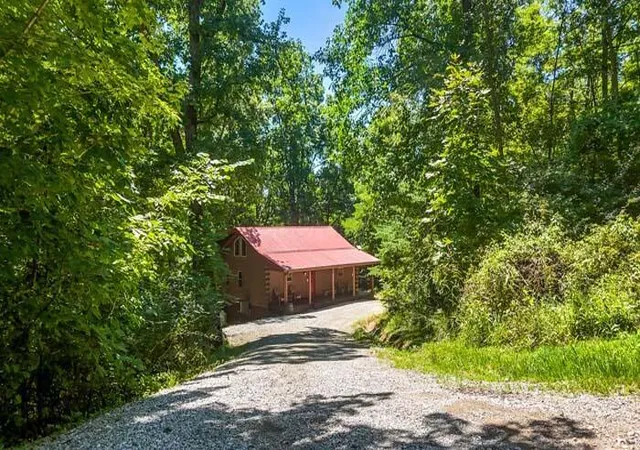 Photo 34 of Single family home for sale at 16236 Collison Rd, Logan, OH 43138 | MLS# 226033461 | Listing updated on 2026-10-20