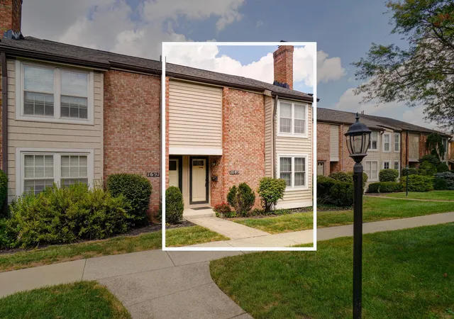 Photo 2 of Condo for sale at 1689 Saint Albans Ct #22-89, Columbus, OH 43220 | MLS# 226034401 | Listing updated on 2026-09-10