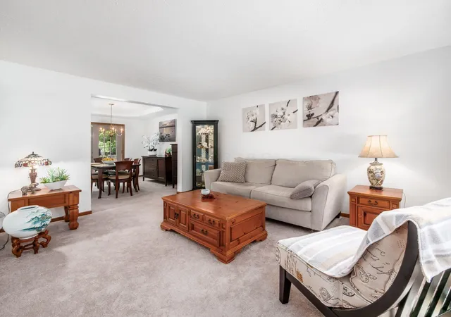 Photo 4 of Single family home for sale at 4976 Memphis Ct, Hilliard, OH 43026 | MLS# 226033467 | Listing updated on 2026-09-30