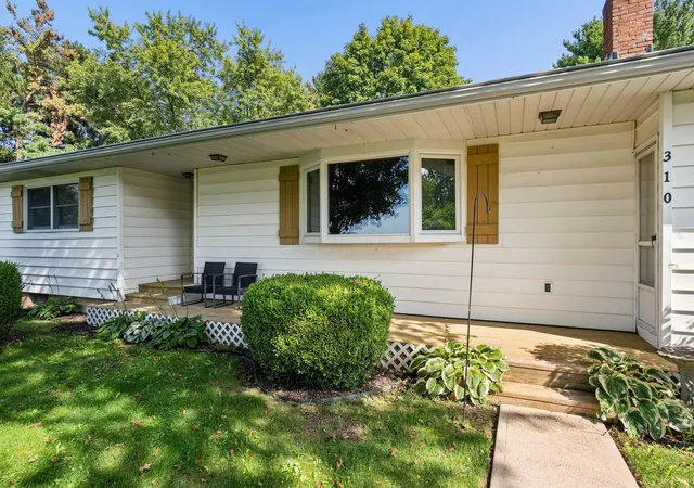 Photo 2 of Single family home for sale at 310 S Main, Croton, OH 43013 | MLS# 226033537 | Listing updated on 2026-09-24