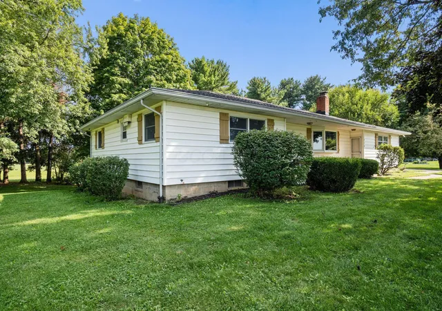 Photo 3 of Single family home for sale at 310 S Main, Croton, OH 43013 | MLS# 226033537 | Listing updated on 2026-09-24