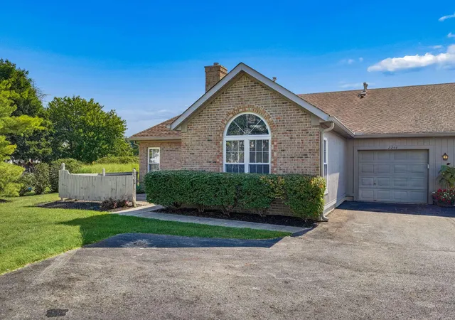 Photo 3 of Condo for sale at 2244 Willowside Ln, Grove City, OH 43123 | MLS# 226033850 | Listing updated on 2026-09-12