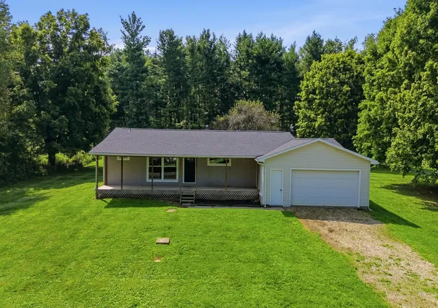 Photo 1 of Single family home for sale at 21620 Schenck Crk Rd, Howard, OH 43028 | MLS# 226033611 | Listing updated on 2026-09-18