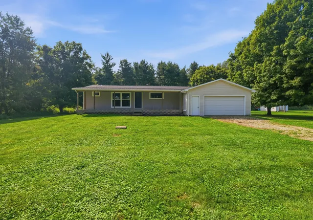 Photo 2 of Single family home for sale at 21620 Schenck Crk Rd, Howard, OH 43028 | MLS# 226033611 | Listing updated on 2026-09-18