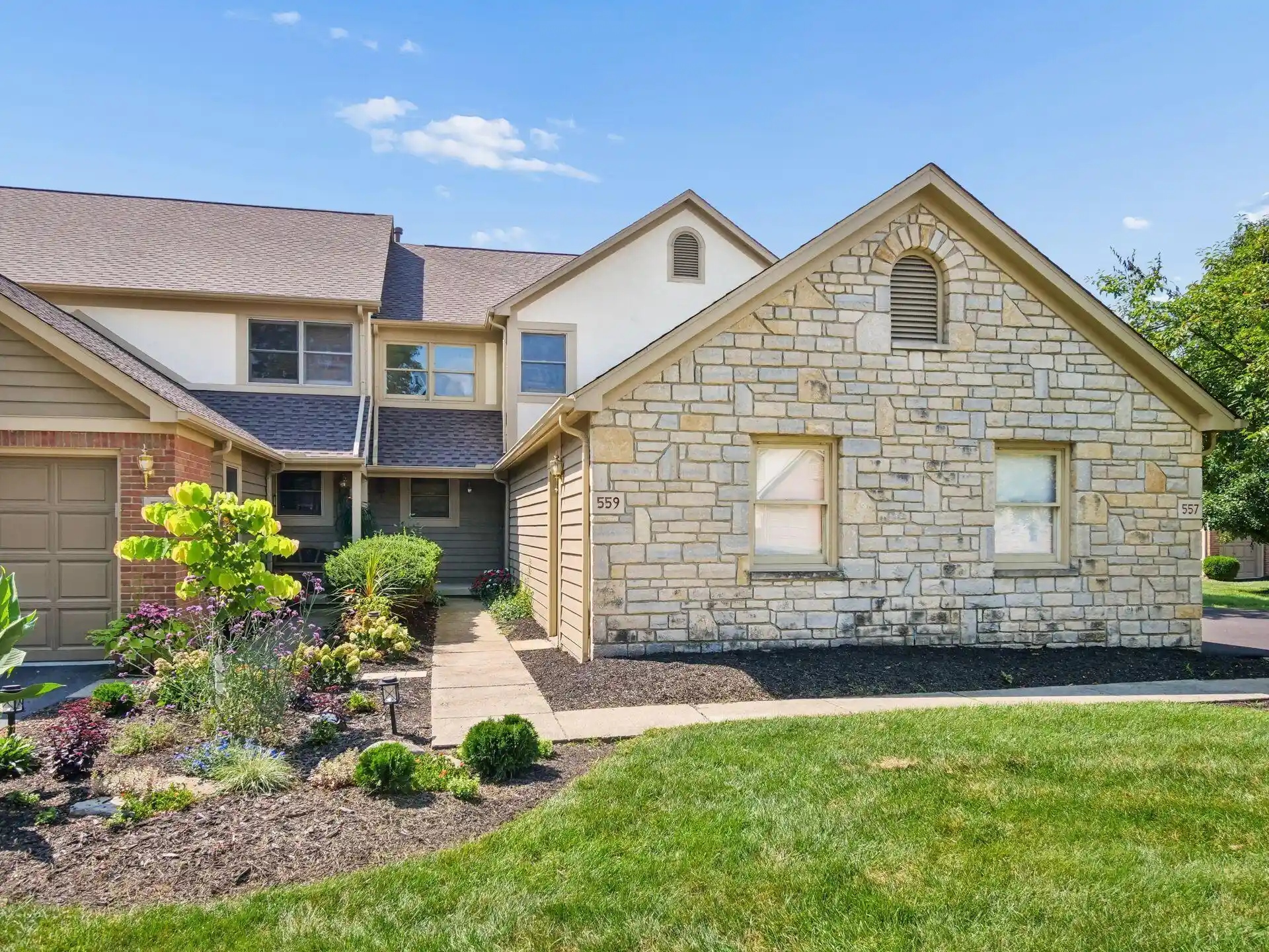 Listing Photo 2 - Condo for sale in 559 Spring Brk Ct E located at 559 Spring Brk Ct E, Westerville, OH 43081 - Unit #16