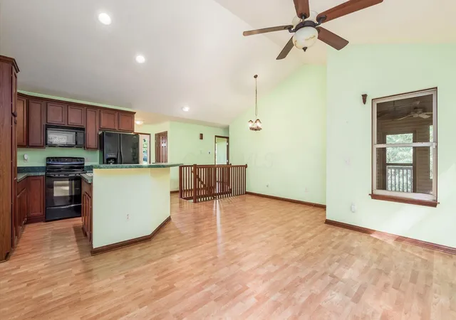Photo 3 of Single family home for sale at 3080 Winchester Southern Rd, Canal Winchester, OH 43110 | MLS# 226034831 | Listing updated on 2026-10-05