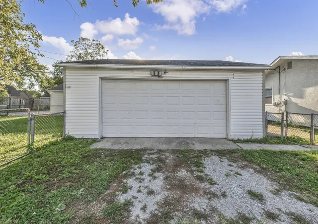 Photo 32 of Single family home for sale at 2501 S 6th Street, Columbus, OH 43207 | MLS# 226033565 | Listing updated on 2026-09-14