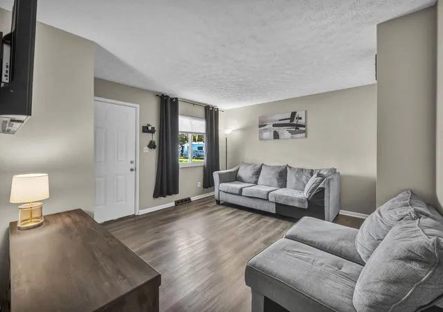 Photo 3 of Single family home for sale at 2501 S 6th Street, Columbus, OH 43207 | MLS# 226033565 | Listing updated on 2026-09-14