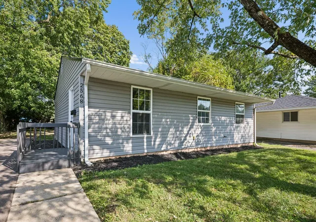 Photo 2 of Single family home for sale at 2568 Nona Rd, Columbus, OH 43207 | MLS# 226033672 | Listing updated on 2026-09-04