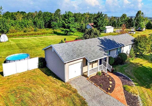 Photo 2 of Single family home for sale at 367 Bowdle Rd, Chillicothe, OH 45601 | MLS# 226033583 | Listing updated on 2026-09-03
