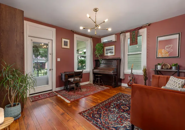 Photo 4 of Single family home for sale at 69 E Dodridge St, Columbus, OH 43202 | MLS# 226034480 | Listing updated on 2026-09-13