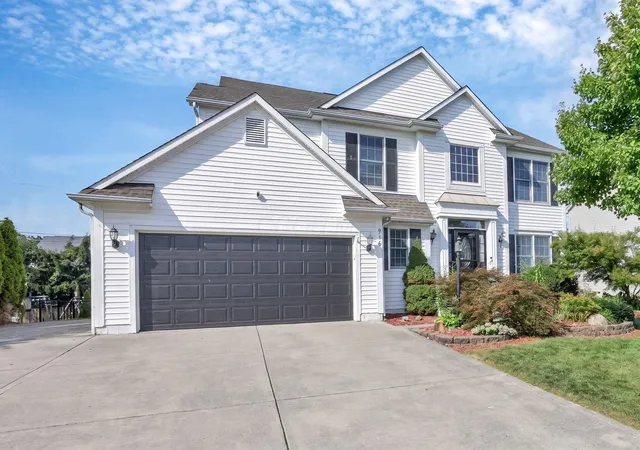 Photo 3 of Single family home for sale at 916 Washington St, Pickerington, OH 43147 | MLS# 226033522 | Listing updated on 2026-09-13