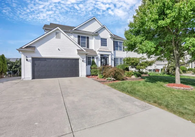 Photo 4 of Single family home for sale at 916 Washington St, Pickerington, OH 43147 | MLS# 226033522 | Listing updated on 2026-09-13