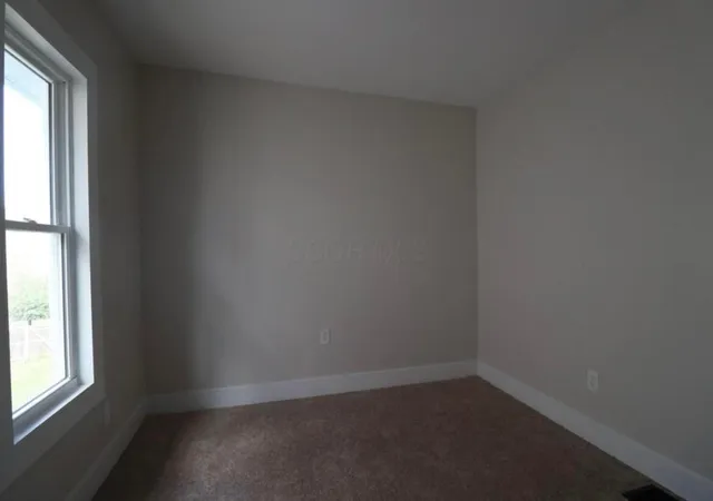 Listing Photo 5 - Condo for sale in building located at 1074 E 15th Ave, Columbus, OH 43211