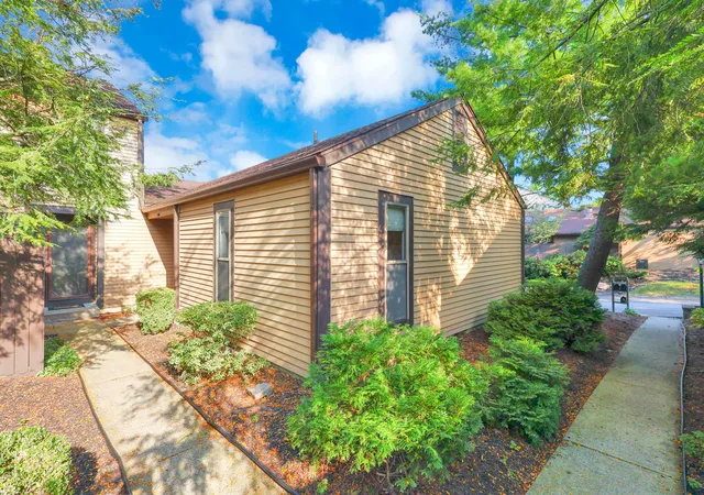 Condo for sale at 3151 Rivermill Dr #13, Columbus, OH 43220 | MLS# 226033761