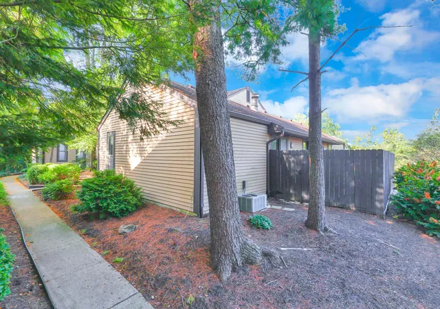 Photo 2 of Condo for sale at 3151 Rivermill Dr #13, Columbus, OH 43220 | MLS# 226033761 | Listing updated on 2026-09-04