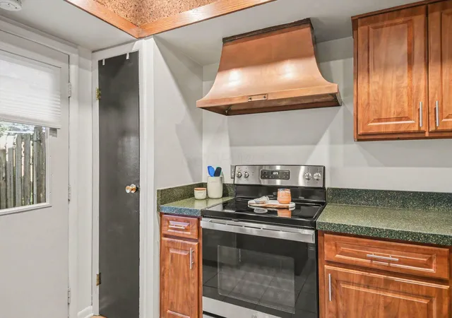 Listing Photo 4 - Condo for sale in building located at 1501 Lafayette Dr, Columbus, OH 43220 - Unit #1501