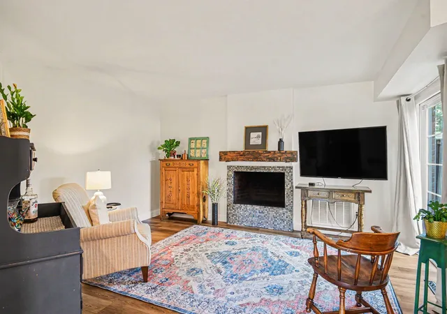 Listing Photo 5 - Condo for sale in building located at 1501 Lafayette Dr, Columbus, OH 43220 - Unit #1501