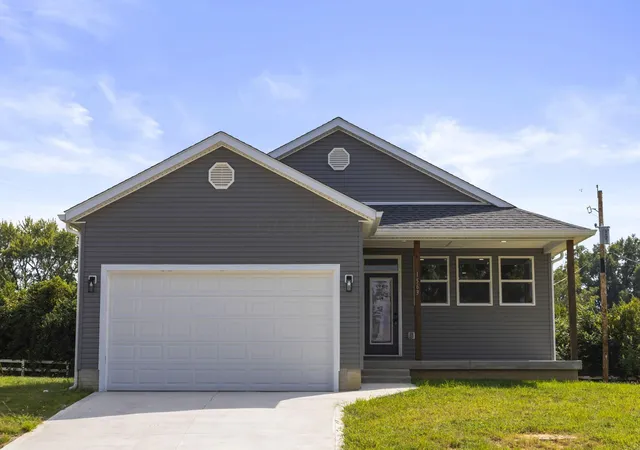 Photo 2 of Single family home for sale at 1563 Metcalfe Ave, Obetz, OH 43207 | MLS# 226033569 | Listing updated on 2026-09-08