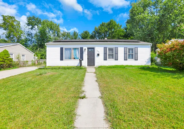 Photo 2 of Single family home for sale at 7400 Marlan Ave, Reynoldsburg, OH 43068 | MLS# 226033818 | Listing updated on 2026-09-22