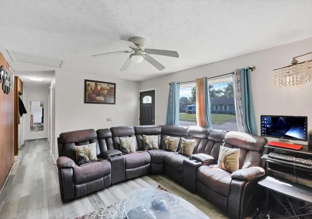 Photo 4 of Single family home for sale at 7400 Marlan Ave, Reynoldsburg, OH 43068 | MLS# 226033818 | Listing updated on 2026-09-22