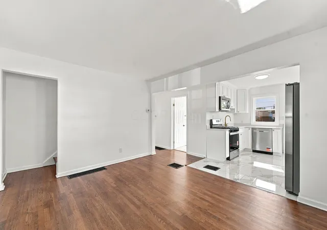 Photo 1 of Single family home for sale at 2157 Argyle Dr, Columbus, OH 43219 | MLS# 226040524 | Listing updated on 2026-10-27