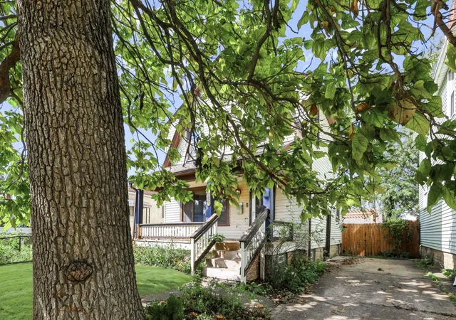 Photo 3 of Single family home for sale at 1408 E 22nd Avenue, Columbus, OH 43211 | MLS# 226033592 | Listing updated on 2026-10-19