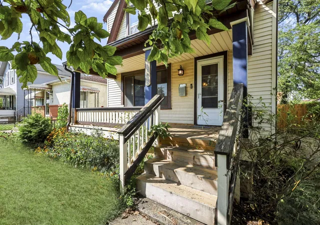 Photo 4 of Single family home for sale at 1408 E 22nd Avenue, Columbus, OH 43211 | MLS# 226033592 | Listing updated on 2026-10-19